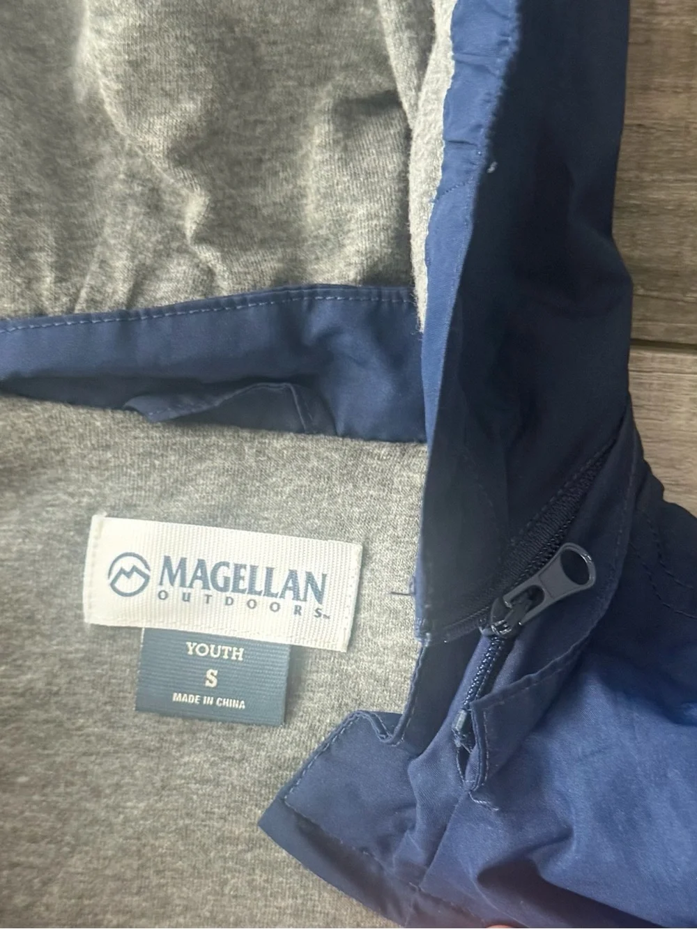 Magellan Outdoors Kids' Navy Hooded Windbreaker/ Rain Jacket YS